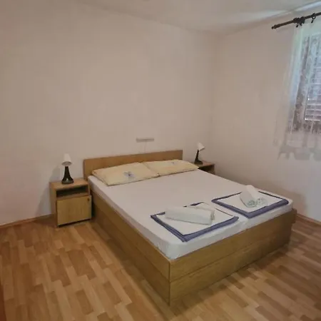 Apartment Palma Gradac (Split-Dalmatia)
