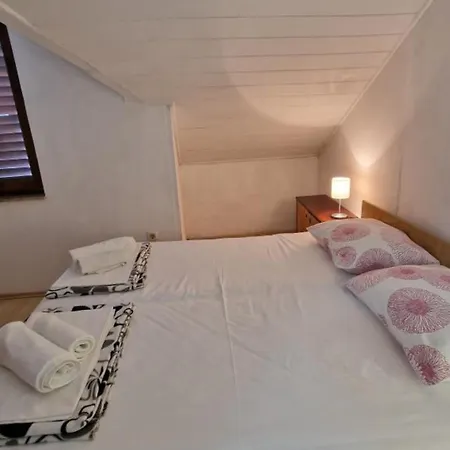 Apartment Palma Gradac (Split-Dalmatia)